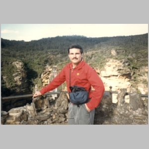 1988-08 - Australia Tour 068 - Mike at Princes Rock - Blue Mountains.jpg